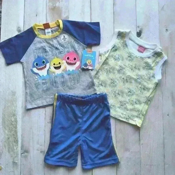 Baby Shark Family 3pc Boys Toddler Pajama Shorts Set Outfit Size 12M NWT - Picture 1 of 6